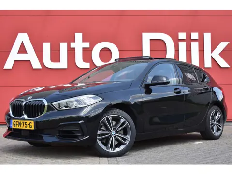 BMW 1-serie 116i LED | Virtual Cockpit | Pano | Sportstoelen | Navi | Clima | Cruise | PDC V+A | LMV