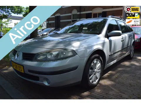 Renault Laguna Grand Tour 1.6-16V Tech Line nieuwe 4 seizoenenbanden