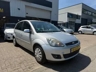 Ford Fiesta 1.6-16V Futura 5 DEURS