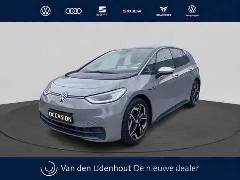 Volkswagen ID.3 First Plus 58 kWh SOH 91% | IQ.Light | Trekhaak | Camera | 19" | Navi