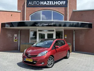 Toyota Yaris 1.3 VVT-i Executive | Camera | PDC Achter | Cruise Control | Clima | Panoramadak |  Blu
