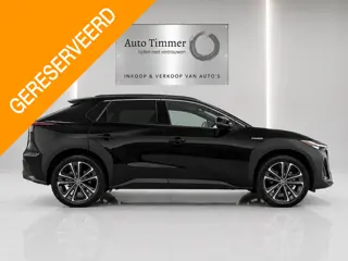 Toyota bZ4X Premium 4WD 71 kWh 3 FASE MEEST LUXE 4WD  ALLE OPTIES!!!! TREKHAAK! ORG NL EERSTE EIGENA