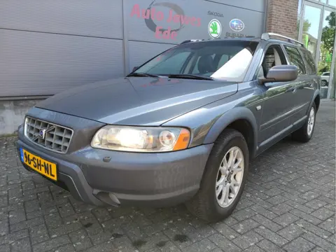 Volvo XC70 2.5 T Summum Trekhaak - Leder - Schuif/Kanteldak - Nieuwe APK - NL auto