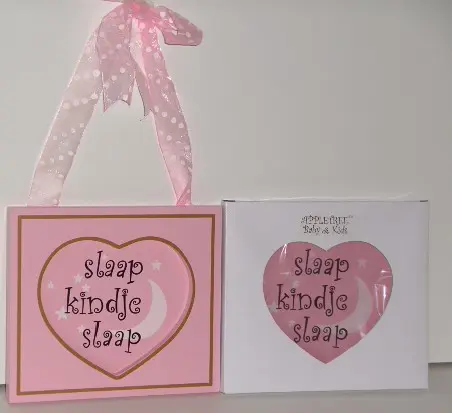 SLAAP KINDJE SLAAP ROSE WANDDECORATIE Appletree NIEUW Van een mooie kwaliteit MDF gemaakt wanddecor