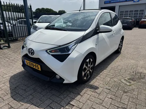 Toyota Aygo 1.0 VVT-i x-joy cabrio | Prijs op aanvraag, wordt verw. | Deal. ond. | Apple-Android | L