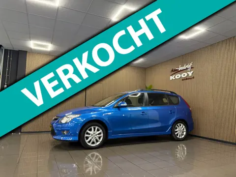 Hyundai I30 CW 1.6i i-Motion * Goed onderhouden / Trekhaak / Cruise control / Airco-ecc *