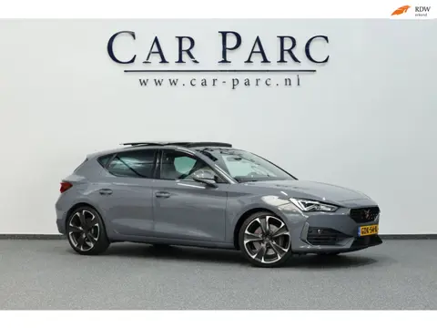 Cupra Leon 2.0 TSI VZ 300+PK LED/VIRTUAL/SFEER/PANO/HALF LEER+S.VERWARMING+MEMORY/19"/CAM/ACC/ECC/12