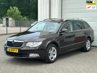 Skoda Superb Combi 1.4 TSI Greentech Ambition, Climate, Cruise, Xenon, Pdc, Trekhaak !