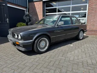 BMW 3-serie 325i E30 , Schuurvondst , Manual , Powersteering ,