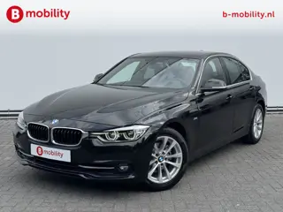 BMW 3-serie 320i High Executive Sportline Apple CarPlay 40.000KM! NL Auto | LED | Leer | Sportstoele