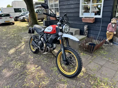 Ducati Scrambler Desert Sled (bj 2019)