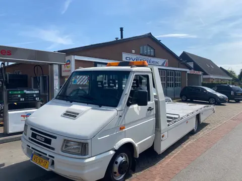 Iveco Daily 35.12S-330 Oprijwagen