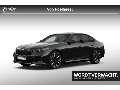 BMW i5 eDrive40 M Sport Pro 20 Inch / Stuur & Stoelverwarming voor + achter / Stoelventilatie / Adap