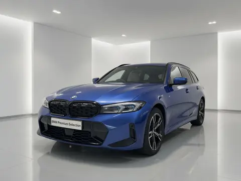 BMW 3 Serie Touring 330e M-Sport | Leder | Trekhaak | Active Cruise Controle | Camera | HiFi |