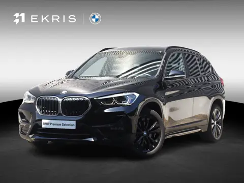 BMW X1 sDrive18i | Sport Line | Head-Up | Verwarmbare Voorstoelen | Hi-Fi | Apple Carplay Voorbereid