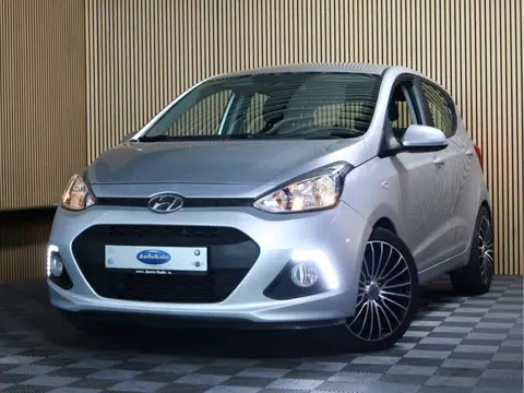 Hyundai i10 1.0i Comfort 5p. AUTOM CLIMATRONIC BT STOELVERWARMING
