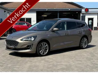 Ford FOCUS Wagon 1.5 AUT Vignale | Open dak | Trekhaak |