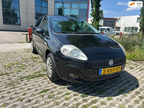 Fiat Punto Evo 1.2 Dynamic Bj.2010 Kmst.204007 met APK tot 05-12-2026