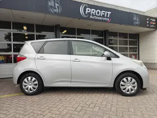 Toyota Verso-S 1.3 VVT-i Dynamic / Airco / Camera / Panoramadak!