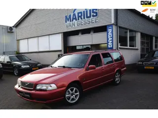 Volvo V70 2.5 10v Lpg G3 Coral / Garnet Red 144 pk