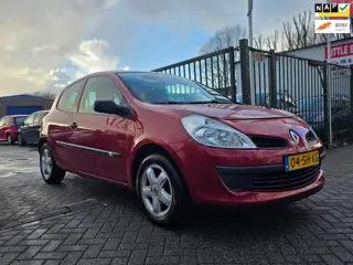 Renault Clio 1.2-16V Expression Rijt schkelt perfect