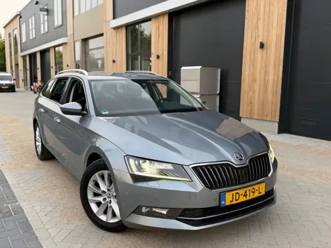 Skoda Superb Combi 1.6 TDI Style (bj 2016) XENON|KEYLESS|CAMERA|MEMORY