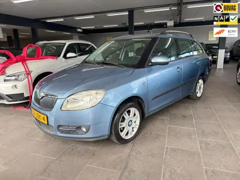 Skoda Fabia Combi 1.4-16V Ambiente airco cruise controle lm-velgen elektrische pakket parkeersensore