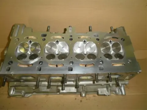 Cilinderkop Alfa Romeo zonder nokkenas versteller147 TS 16v