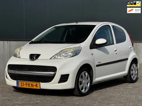 Peugeot 107 1.0-12V Millesim 200