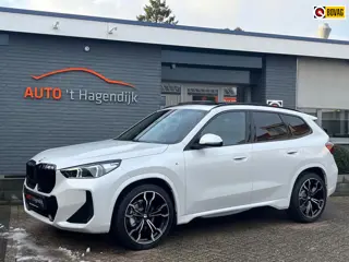 BMW X1 SDrive18i M-Sport leder pano H&K 20"