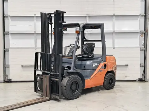 TOYOTA 02-8FDF30 2013 3.0T
