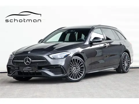 Mercedes-Benz C-Klasse Estate 300 e AMG Nightpakket, Pano, Distronic, Trekhaak, Carplay, Hybrid 2023