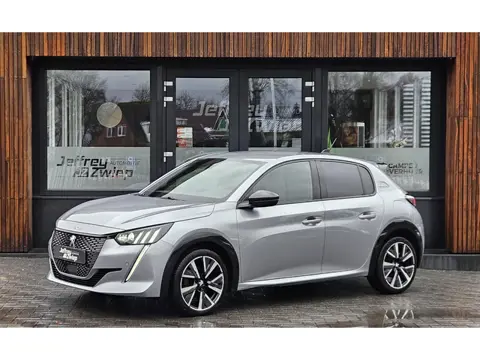 Peugeot 208 1.2 PureTech GT-Line stoelverwarming. cruise. apple carplay. lm velgen. led.