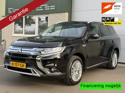 Mitsubishi Outlander 2.4 PHEV Pure Nap Carplay Keyless Camera Trekhaak Cruise Clima Nav