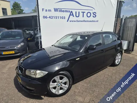 BMW 1-serie 118i leer Navi Clima Nap NL (bj 2011)