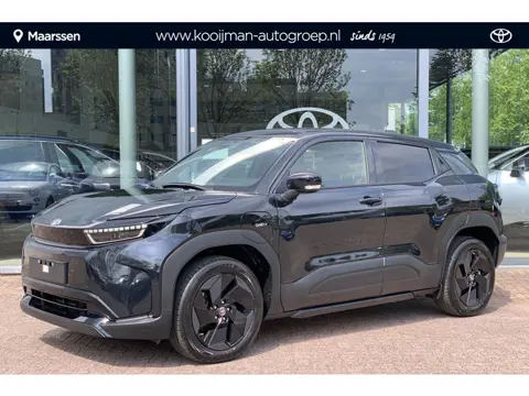 Toyota Urban Cruiser Dynamic 61 kWh / Uit Voorraad Leverbaar! / Camera / LED / Adaptive Cruise Contr