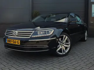 Volkswagen Phaeton 4.2 V8 4p. Lang Highline | Uniek | Chauffeur Pakket | Glazen Dak | Bomvol