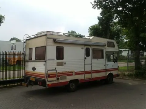 VW LT 28 Camper met Karmann opbouw