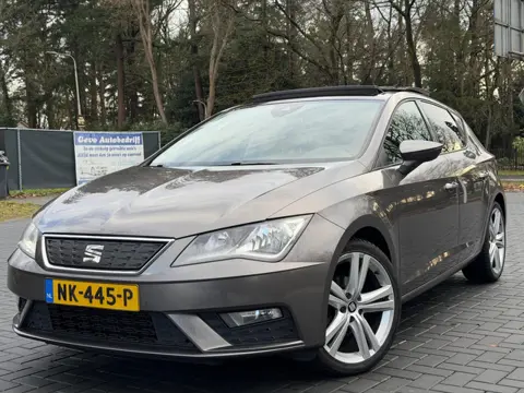 Seat Leon 1.0 EcoTSI Style Business Intense/Cruise/Pano/Dealer Onderhouden