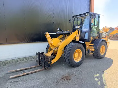 Cat 908M | NEW TYRES (bj 2017)