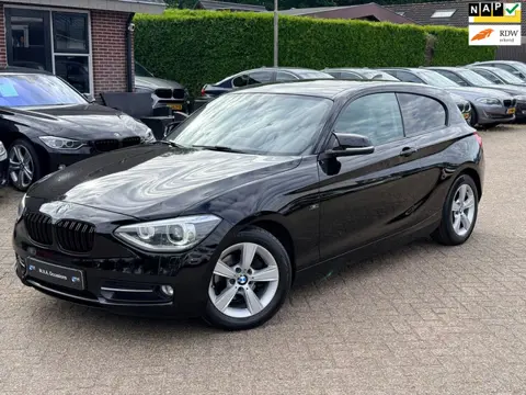 BMW 1-serie 114i EDE Upgrade Edition Sport|Nieuwe Ketting + Klepseals|Lane Assist|H&K|Bots waarschuw