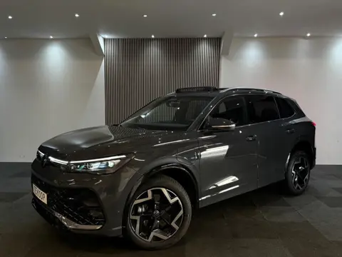Volkswagen TIGUAN 1.5 eHybride 272 PK R-Line Business+ | Panodak | Camera | IQ Light |