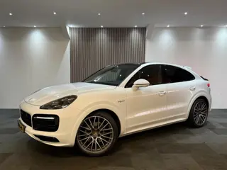 Porsche Cayenne Coupé 3.0 E-Hybrid Porsche Cayenne 3.0 V6 462pk E-hybrid Sport Chrono+ Pano 360