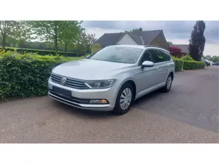 Volkswagen Passat 2.0 CLIMA/NAVI/DSG BJ 2018 (bj 2018)