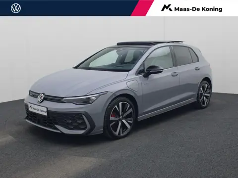 Volkswagen Golf 1.5eHybrid 200kW/272PK Black Style GTE · Panoramadak · 360°Camera + Parkeersensoren 