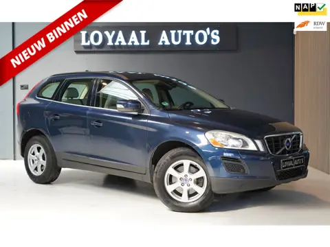 Volvo XC60 2.0 T5 Momentum | AUT | CRUISE | TREKHAAK | STOELVERW. | AIRCO | ELEK.RAMEN | APK | NAP.