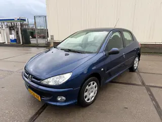 Peugeot 206 1.4-16V Air-line 3 nieuwe apk