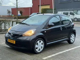 Toyota Aygo 1.0 Benzine 5 Deurs Zwart CarPlay Onderhouden Vol