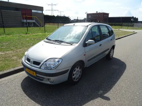 Renault Scénic 1.6-16V RXE automaat