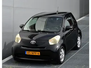 Toyota iQ 1.0 VVTi COMFORT | AIRCO | ALL SEASON BANDEN | TOYOTA DEALER ONDERHOUDEN | KORTE DRAAICIRK